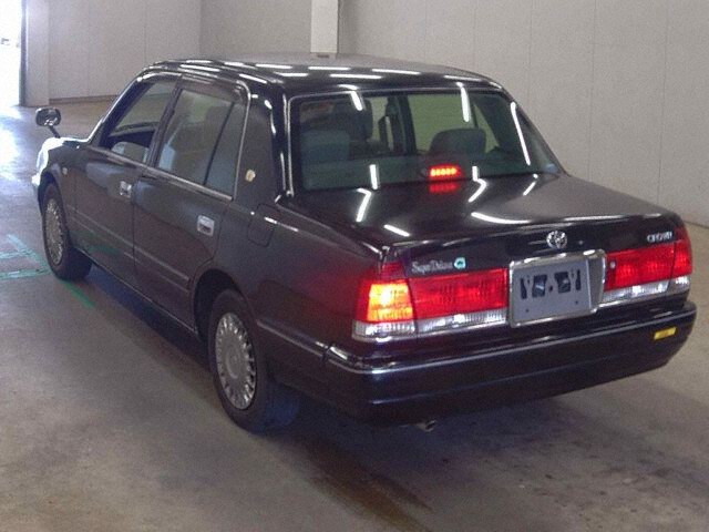 2017 Toyota Crown Super Deluxe auction photo 2