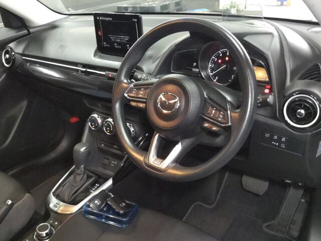 2023 Mazda 2 15 BD auction photo 3