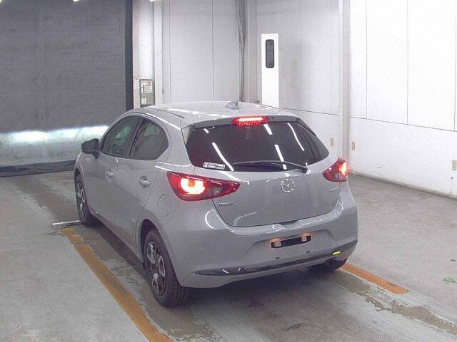 2023 Mazda 2 15 BD auction photo 2