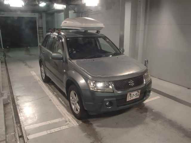 Japan Auction Vehicles 12 2005 Suzuki エスクード 4WD 2.0XG auction photo