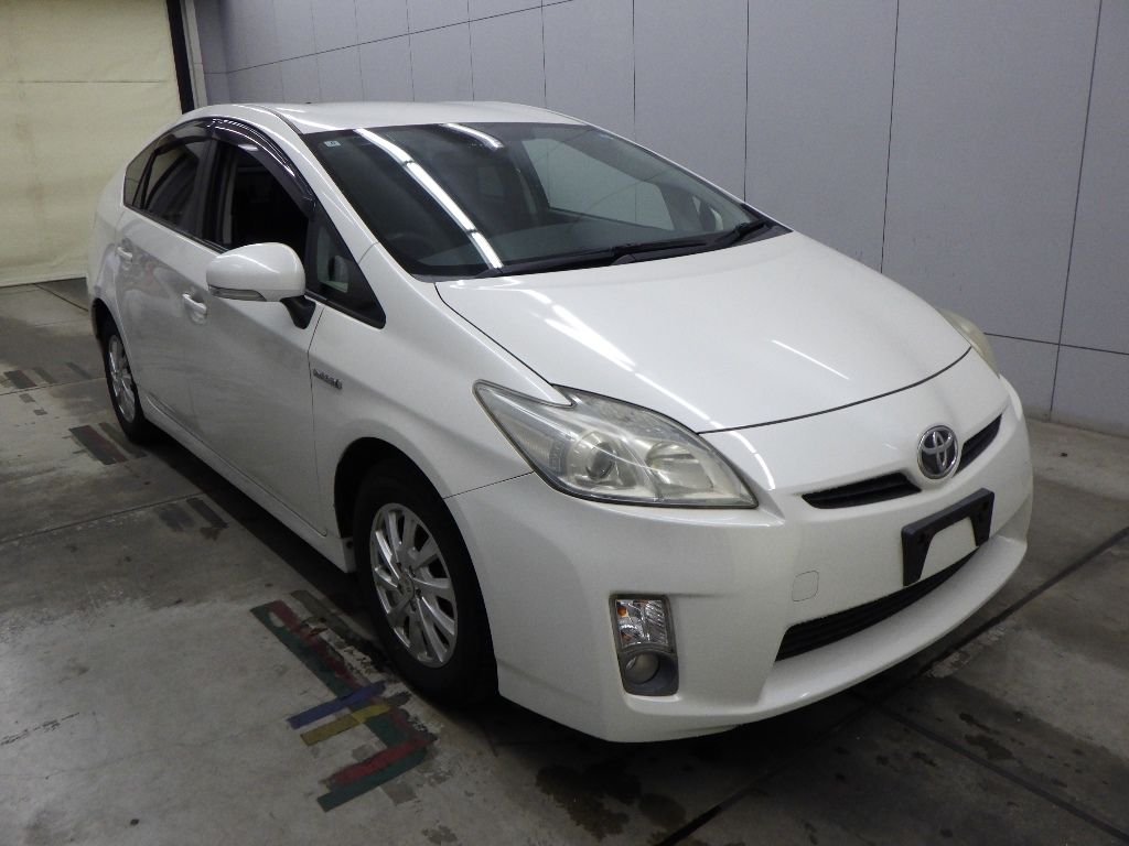 2011 Toyota Prius S Japan auction vehicle