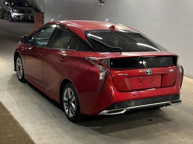2015 Toyota Prius プレミアム Aツーリング auction photo 3