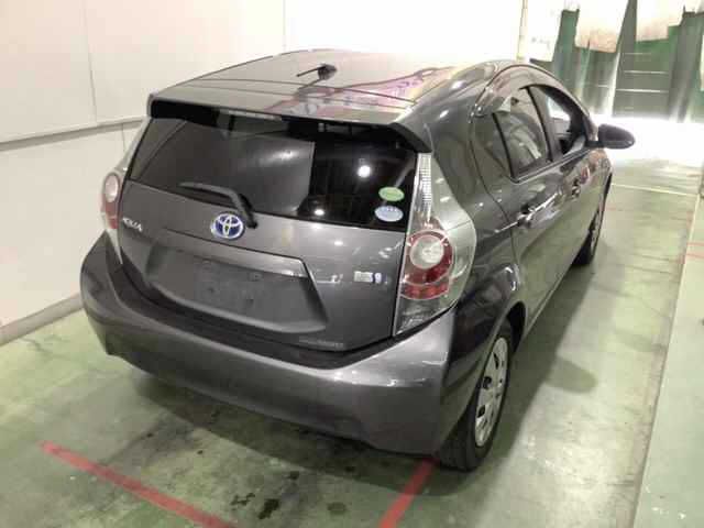 2012 Toyota Aqua S auction photo 2
