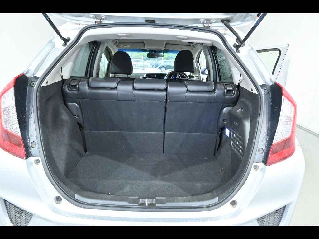 2014 Honda Fit Hybrid L Package auction photo 13