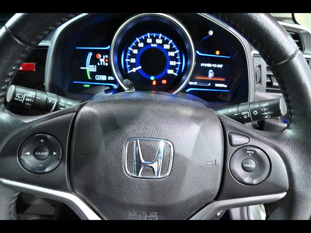 2014 Honda Fit Hybrid L Package auction photo 9