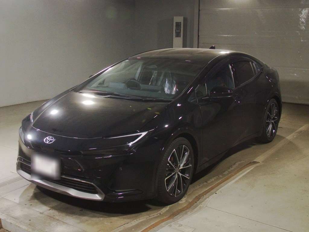 Japan Auction Vehicles 4 2024 Toyota Prius Z auction photo