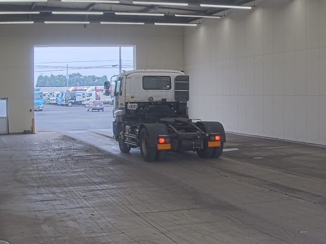 2007 Isuzu Giga トラクター auction photo 2