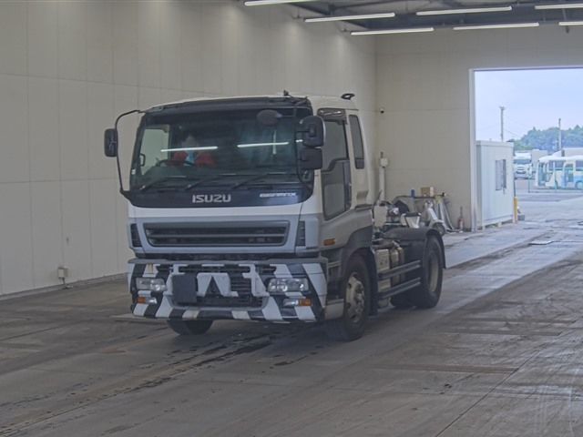 2007 Isuzu Giga トラクター Japan auction vehicle