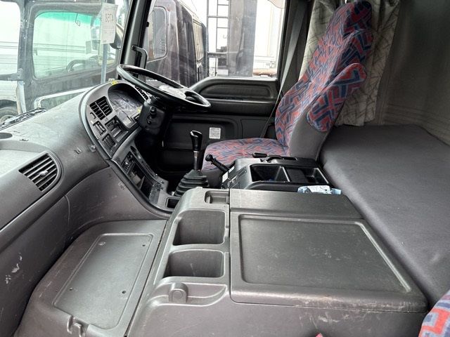2007 Isuzu Giga トラクター auction photo 5