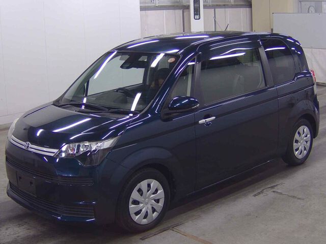 2017 Toyota Spade F auction photo 4