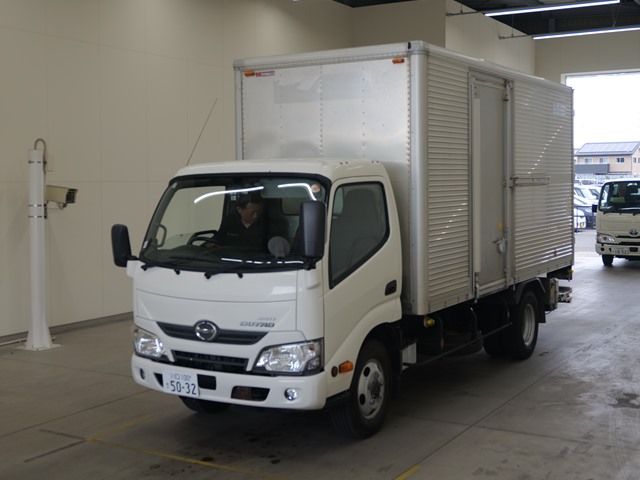 2017 Hino Dutro アルミバン PG Japan auction vehicle