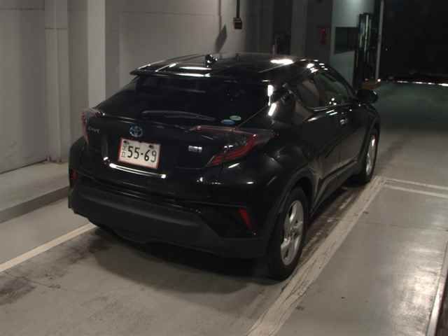 2017 Toyota C-HR S LED Edition auction photo 5