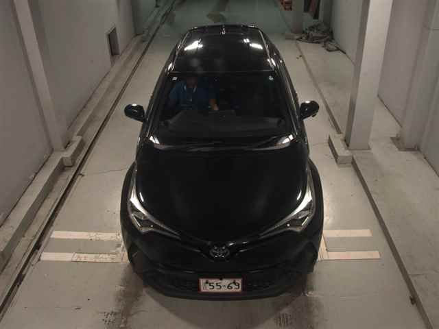 2017 Toyota C-HR S LED Edition auction photo 6