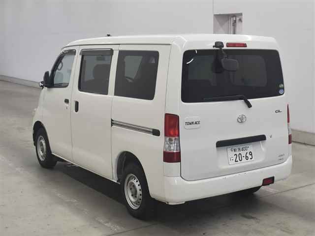 2016 Toyota TownAce Van GL auction photo 2