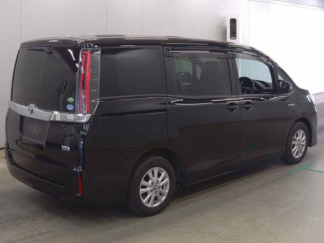 2018 Toyota Noah HV X auction photo 5