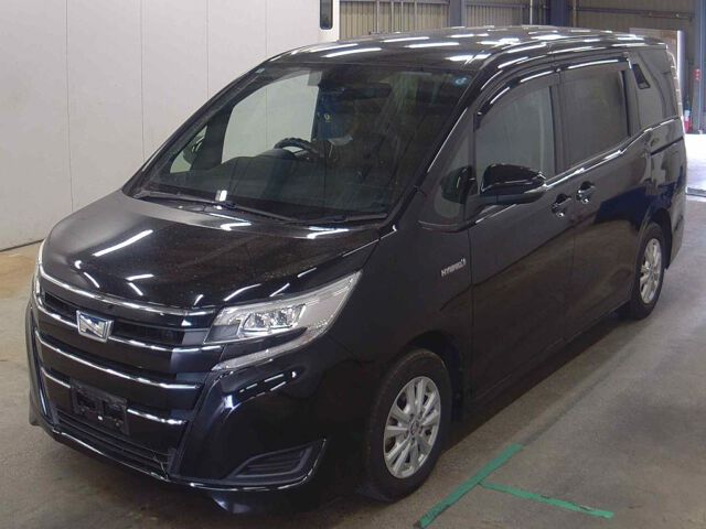 2018 Toyota Noah HV X auction photo 4