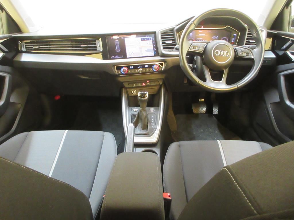 2019 Audi A1 Sportback 35 TFSI Advanced auction photo 3