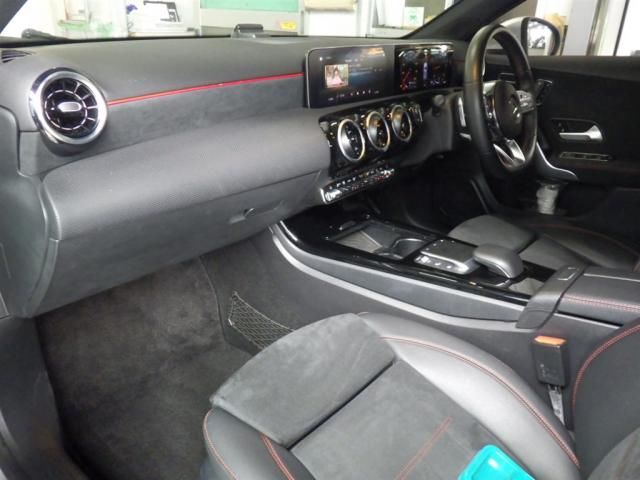 2021 Mercedes-Benz A 200 d AMG Line auction photo 2