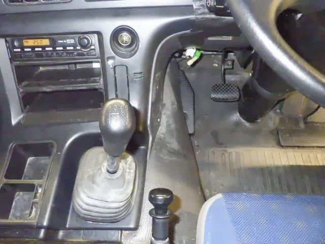 2013 Isuzu Powder and granular material transport vehicle auction photo 7