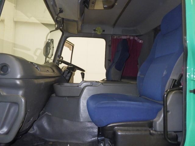 2013 Isuzu Powder and granular material transport vehicle auction photo 8