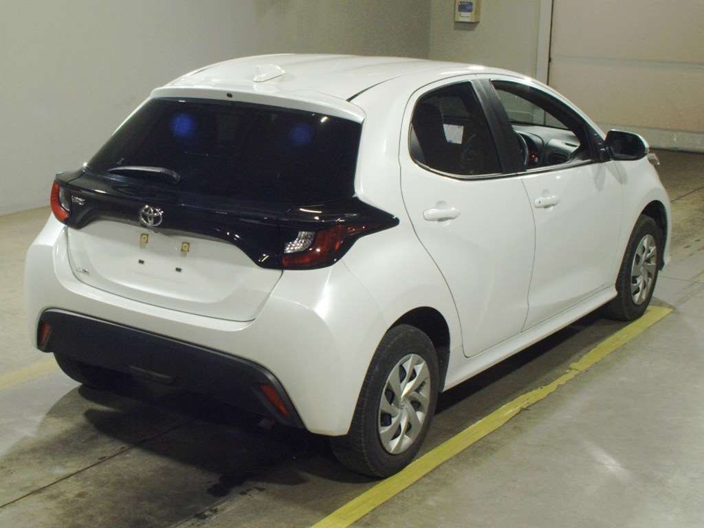 2024 Toyota Yaris X 4WD auction photo 2