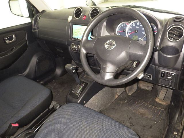 2011 Nissan Kicks RX 4WD auction photo 3