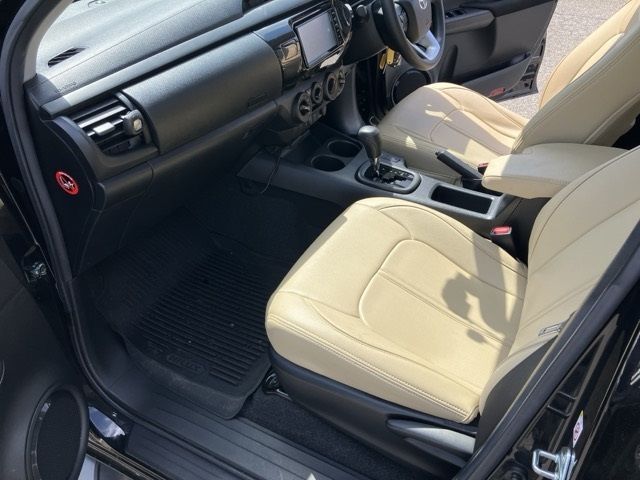 2018 Toyota Hilux 4WD X auction photo 9