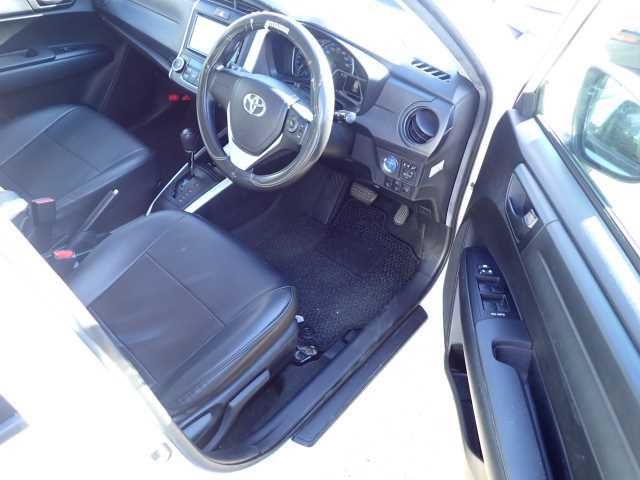 2021 Toyota Corolla Fielder HYBRID EX auction photo 3