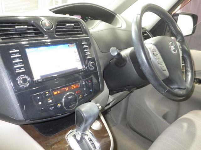 2010 Nissan Serena 20G auction photo 3