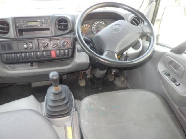 2019 Toyota Dyna Double cab auction photo 3