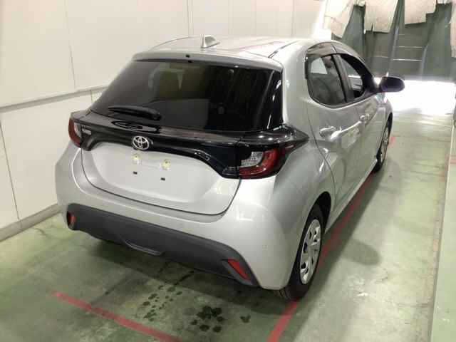 2021 Toyota Yaris X auction photo 2
