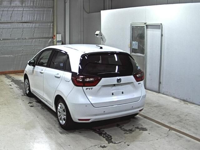 2020 Honda Fit e:HEVベーシック auction photo 2