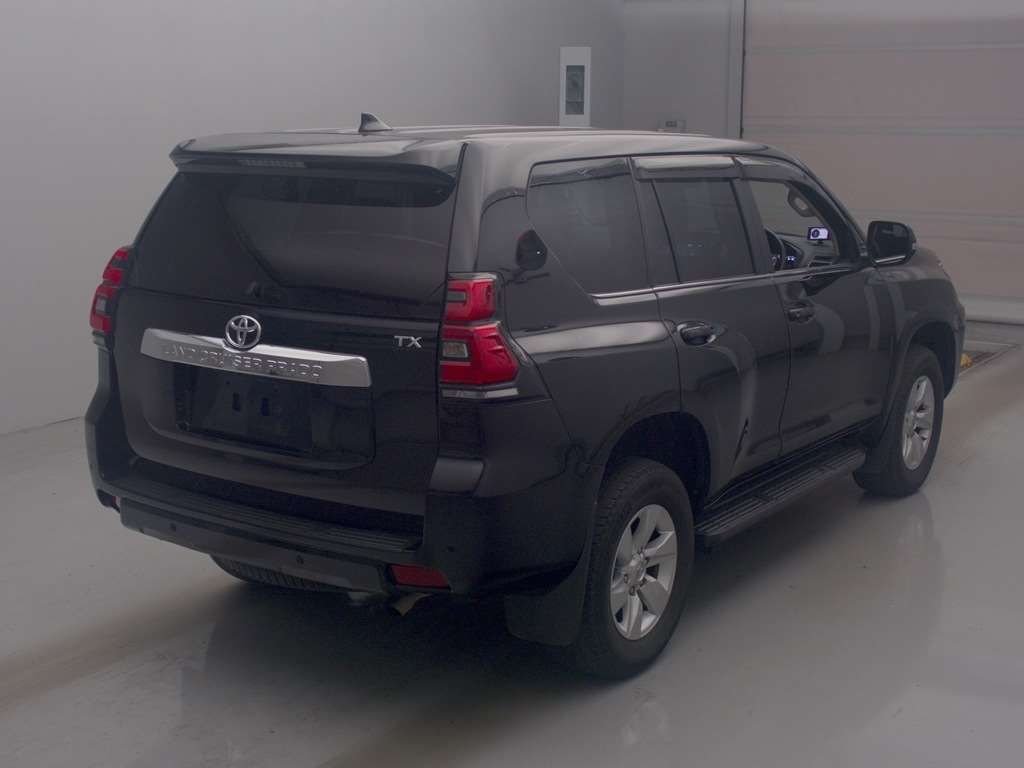 2022 Toyota Land Cruiser Prado TX L Package 4WD auction photo 2