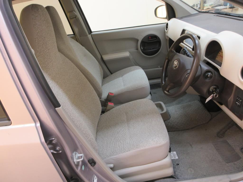 2010 Toyota Passo X auction photo 6