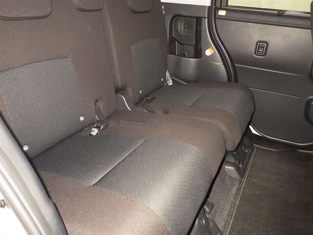 2023 Toyota Roomy G 4WD auction photo 6