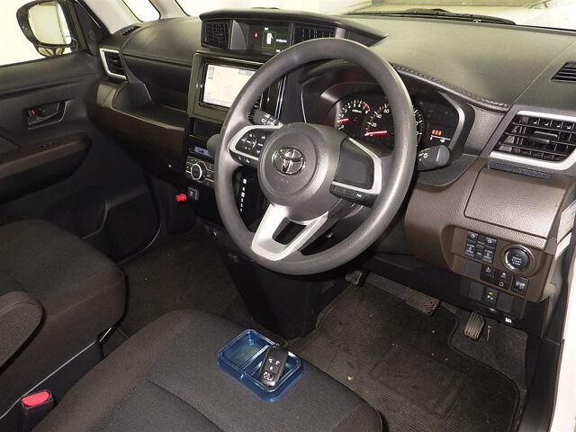 2023 Toyota Roomy G 4WD auction photo 3