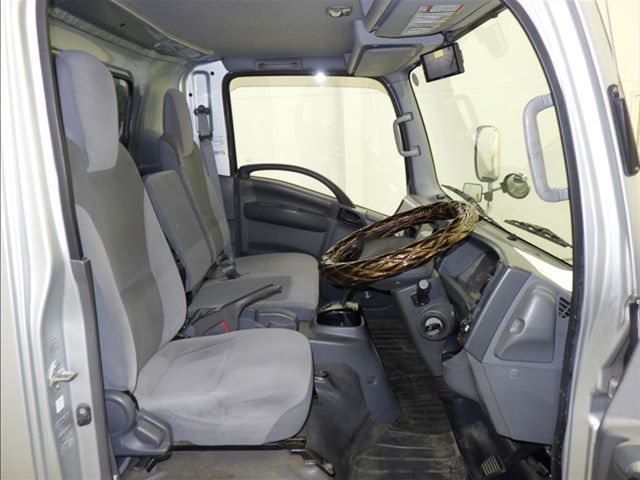 2016 Isuzu Elf 幌車 auction photo 5