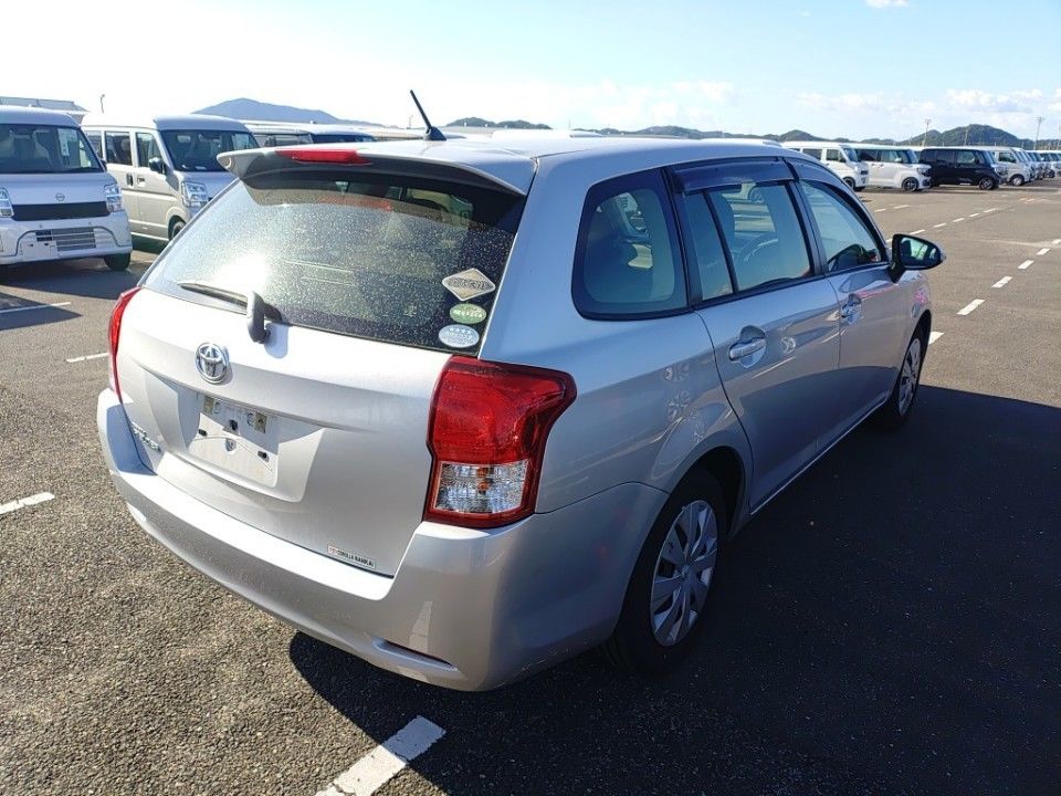2013 Toyota Corolla Fielder auction photo 2