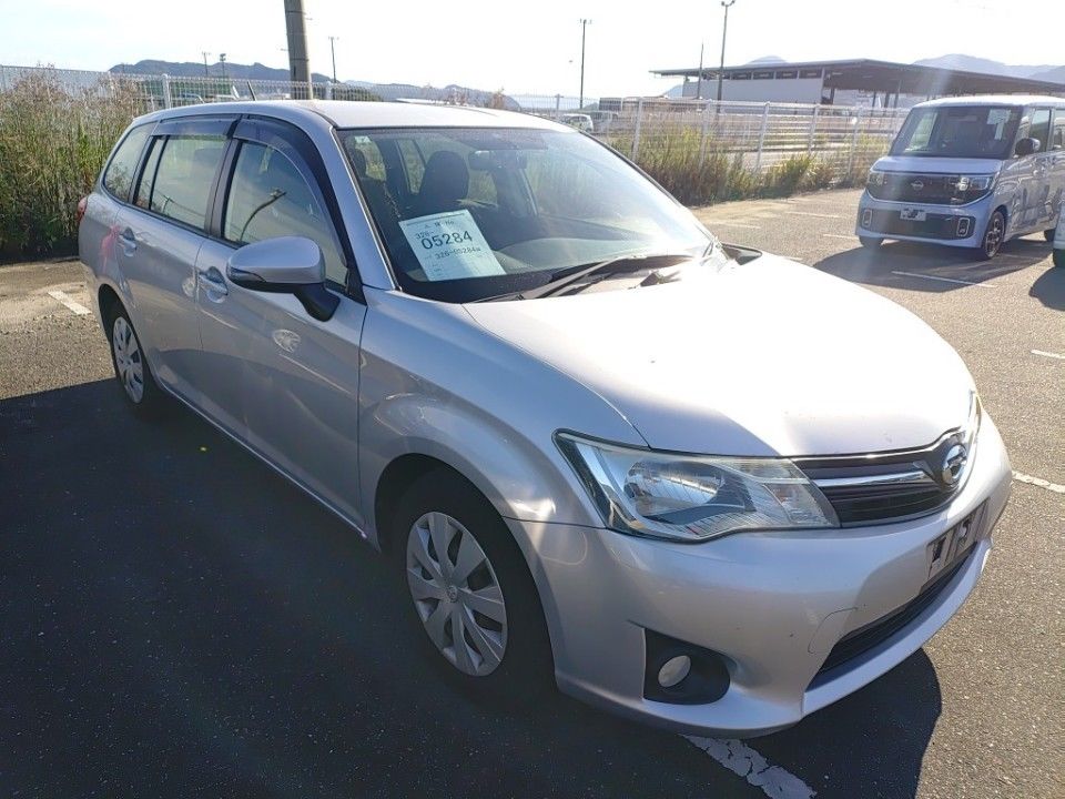 2013 Toyota Corolla Fielder auction photo 4