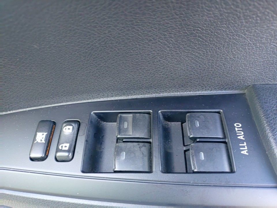 2013 Toyota Corolla Fielder auction photo 14