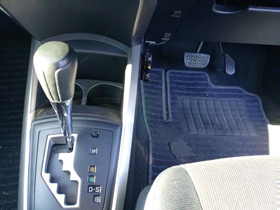 2013 Toyota Corolla Fielder auction photo 12