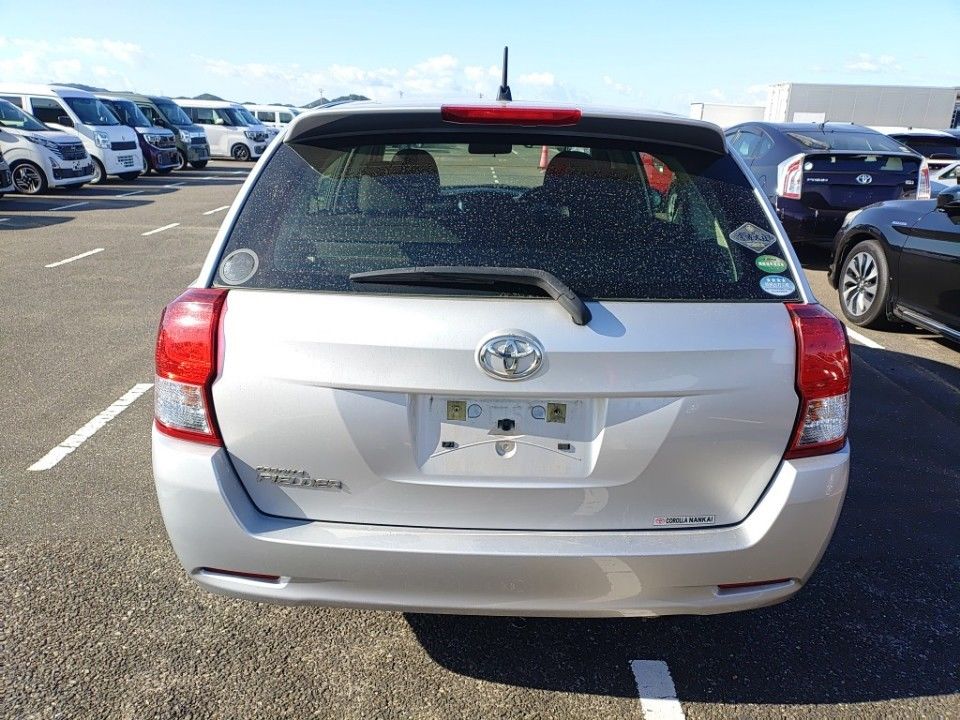 2013 Toyota Corolla Fielder auction photo 5