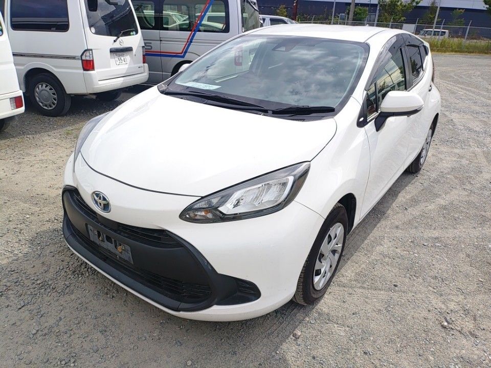 Japan Auction Vehicles 27 2021 Toyota Aqua auction photo
