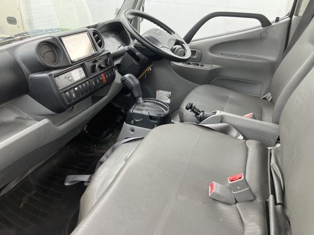 2018 Hino Dutro コウショサギョウ auction photo 5