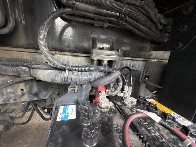 2018 Hino Dutro コウショサギョウ auction photo 12