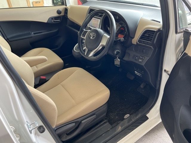 2013 Toyota Ractis G auction photo 4