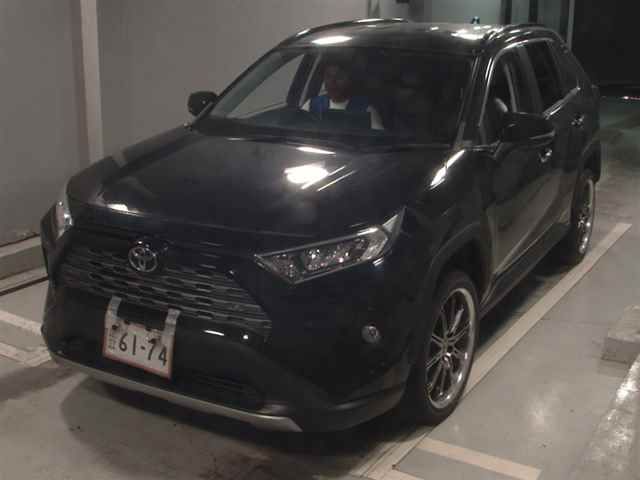 2021 Toyota RAV4 4WD G Z Package auction photo 4