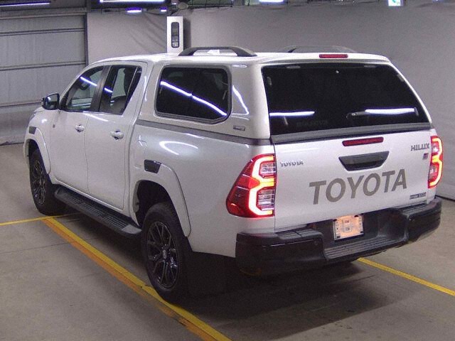 2024 Toyota Hilux Z GRスポーツ 4WD auction photo 2