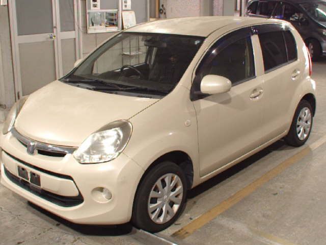 2015 Toyota Passo X L Package Kiriri auction photo 4