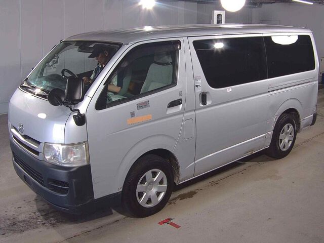 2010 Toyota Hiace ロングDX auction photo 4